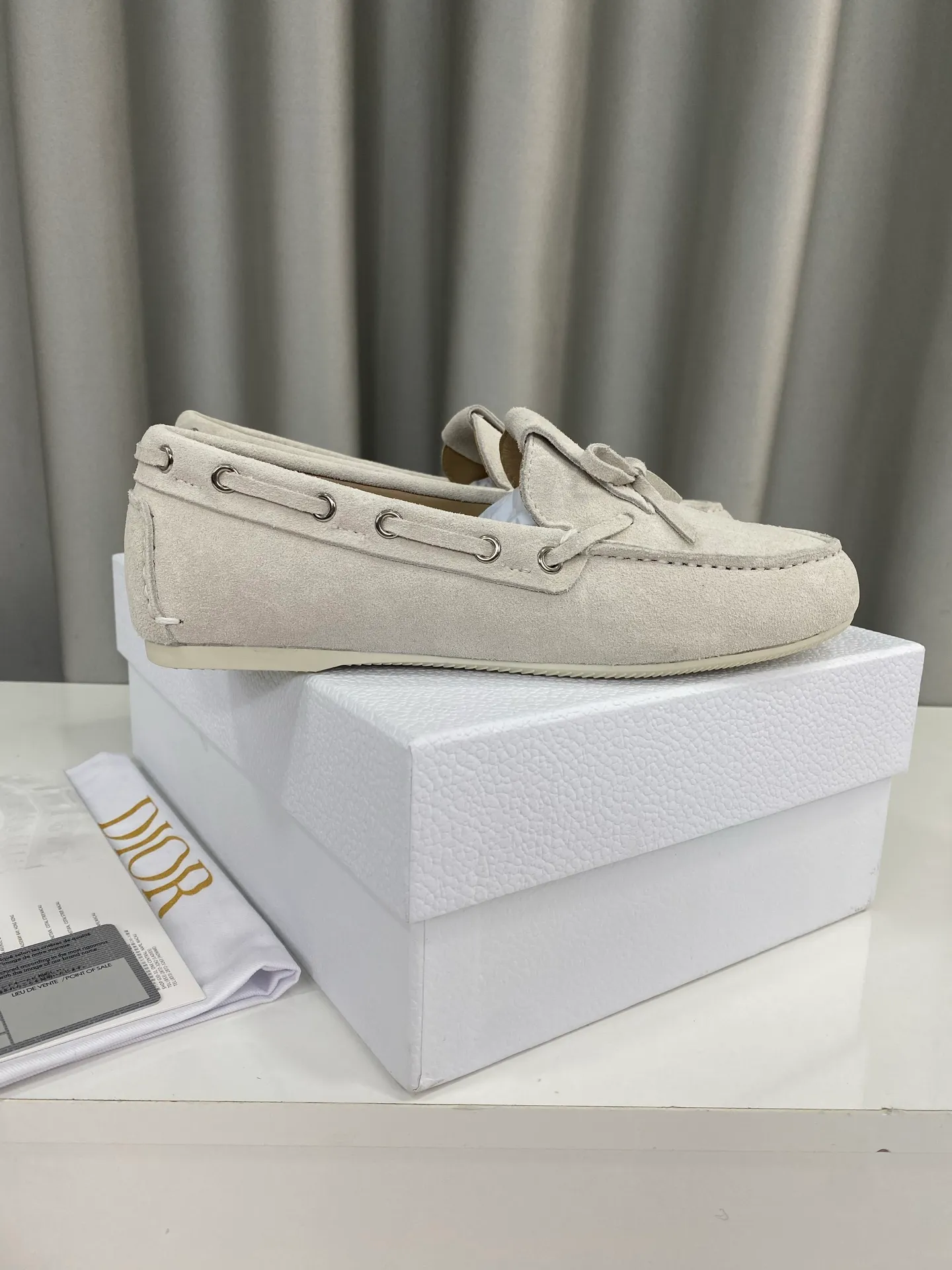 👟👟Ex-factory price 480👟👟 Women's shoes Women's clothing "Exclusive top version" DIOR Dior~25vs spring and summer popular casual flat loafer series... A shoe that does not clash with shirts, simple partition design, a spring must-have, can be worn with any pants or skirt, very comfortable and good-looking on the feet... ❶Fabric: Original customized cow suede ❷Inner: Original customized sheepskin ❸Feet: sheepskin ❹Outsole: original molded wear-resistant rubber ❺Number of codes: 35-39 (40 customizations are non-refundable) ❻Packaging: Original full set of packaging ☀Color: 5 colors available simultaneously on the official website